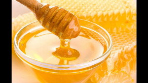 Эти лайфхаки помогут отличить натуральный мед от поддельного