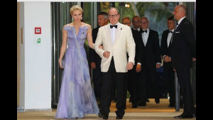 Княгиня Монако Шарлен в ослепительном платье: икона стиля