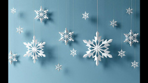 Идея к зиме: с помощью зубной пасты  можно сделать снежинки на стекле