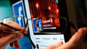 Facebook позволит заказывать еду в соцсети