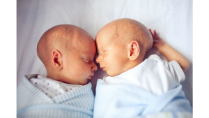 В Индии женщина с мужскими половыми хромосомами родила здоровых близнецов
